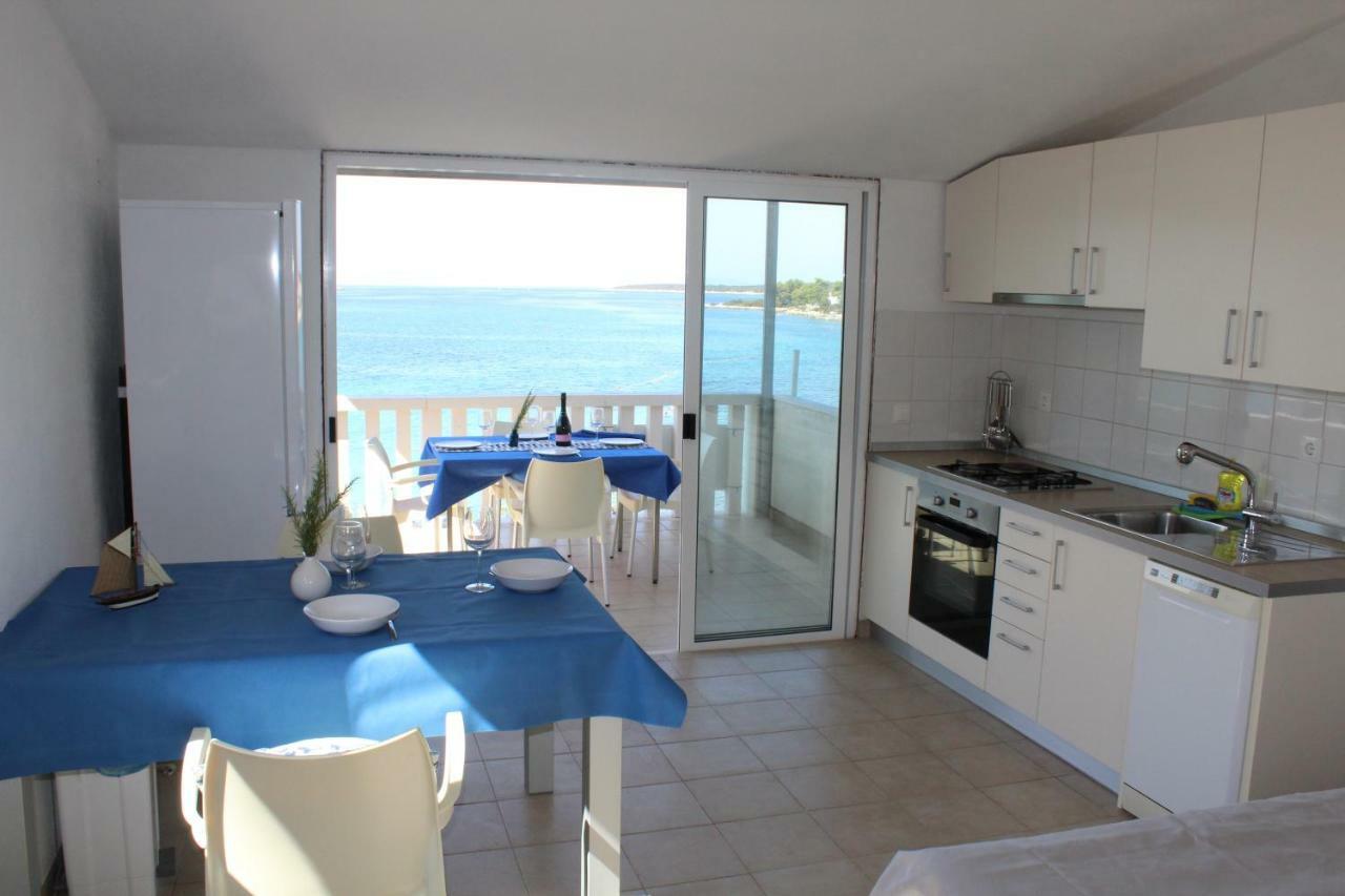 Apartments Andrea Vela Luka Esterno foto