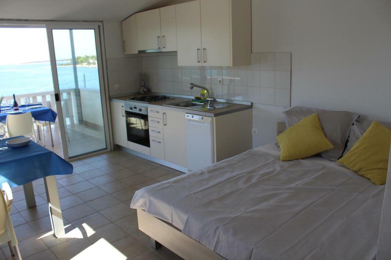 Apartments Andrea Vela Luka Esterno foto