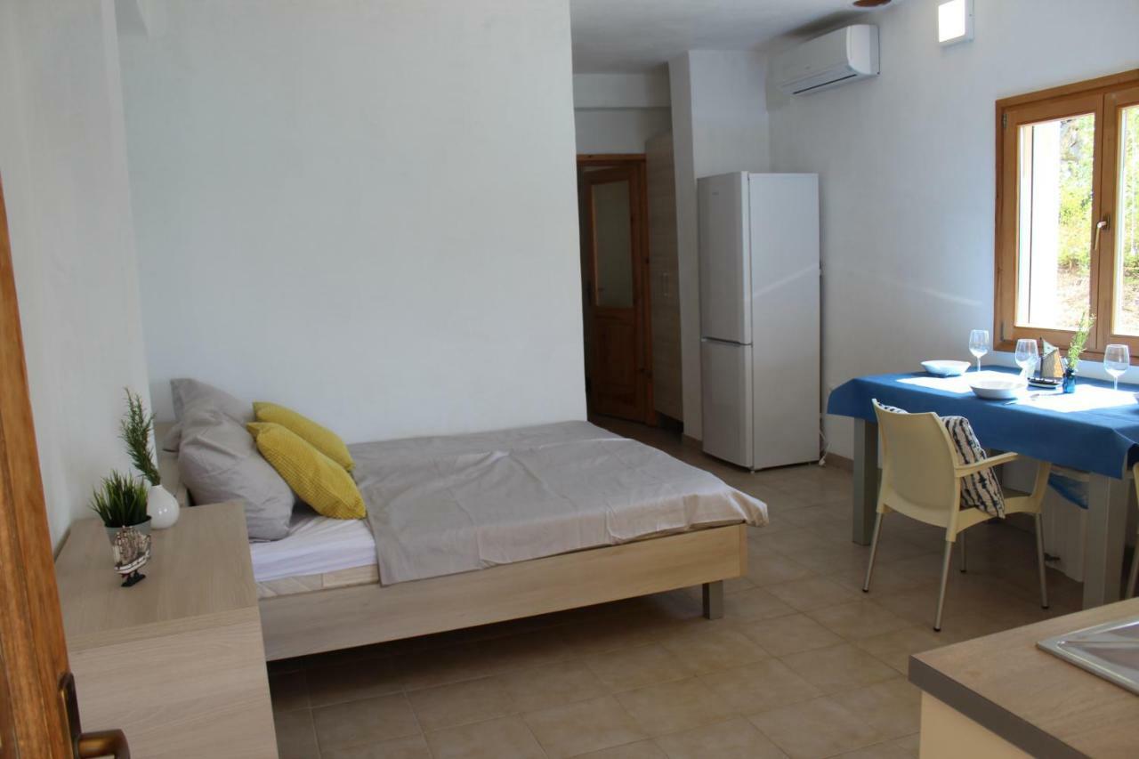 Apartments Andrea Vela Luka Esterno foto